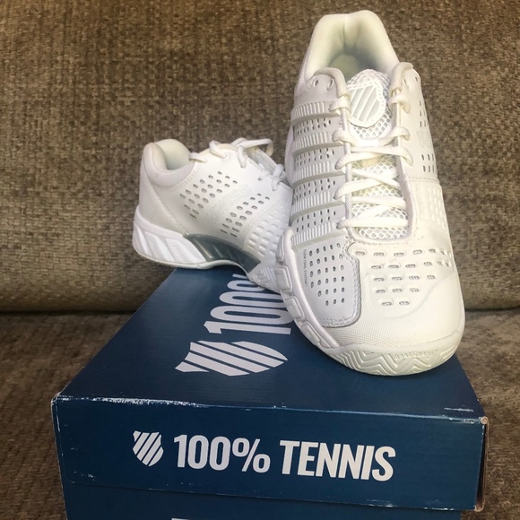 KSWISS Tennis Shoes - Men's size 7 - White - Picture 1 of 2